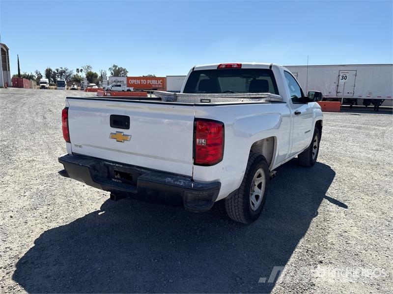 Chevrolet Silverado 1500 4x2 Pickup Egyéb