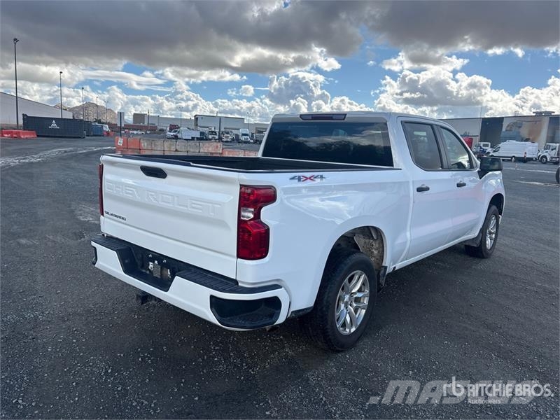 Chevrolet Silverado 1500 4x4 Crew Cab Pickup Інше