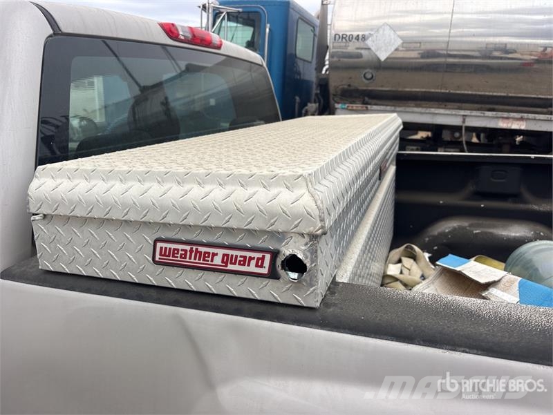 Chevrolet Silverado 1500 4x2 Extended Cab Pickup Outro