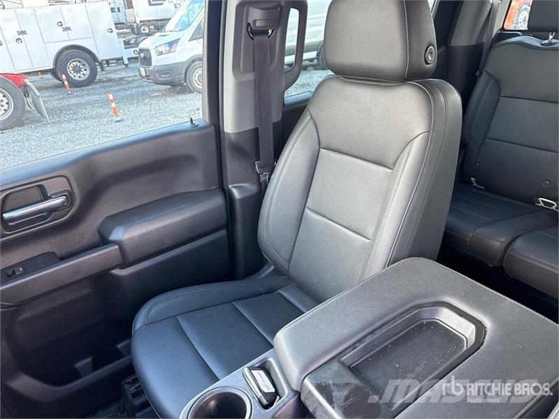 Chevrolet Silverado 1500 4x4 Crew Cab Pickup Інше