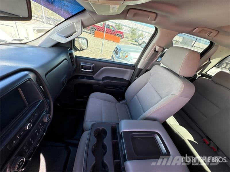 Chevrolet Silverado 1500 Custom 4x4 Extended Cab Pickup Drugi