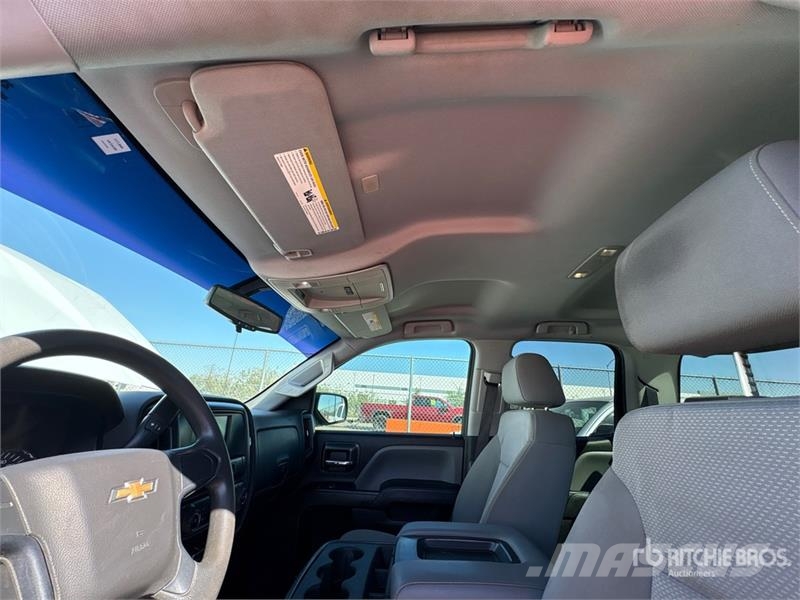Chevrolet Silverado 1500 Custom 4x4 Extended Cab Pickup Drugi