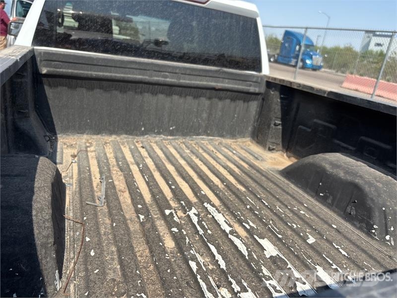 Chevrolet Silverado 1500 LT 4x2 Crew Cab Pickup Drugi