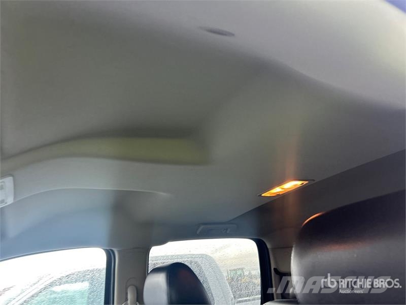 Chevrolet Silverado 1500 LTZ 4x4 Crew Cab Pickup Diger