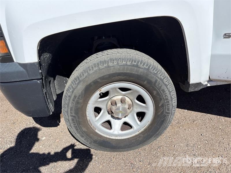 Chevrolet Silverado 1500 4x4 Extended Cab Pickup Drugi