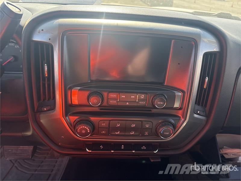Chevrolet Silverado 1500 4x4 Crew Cab Pickup その他