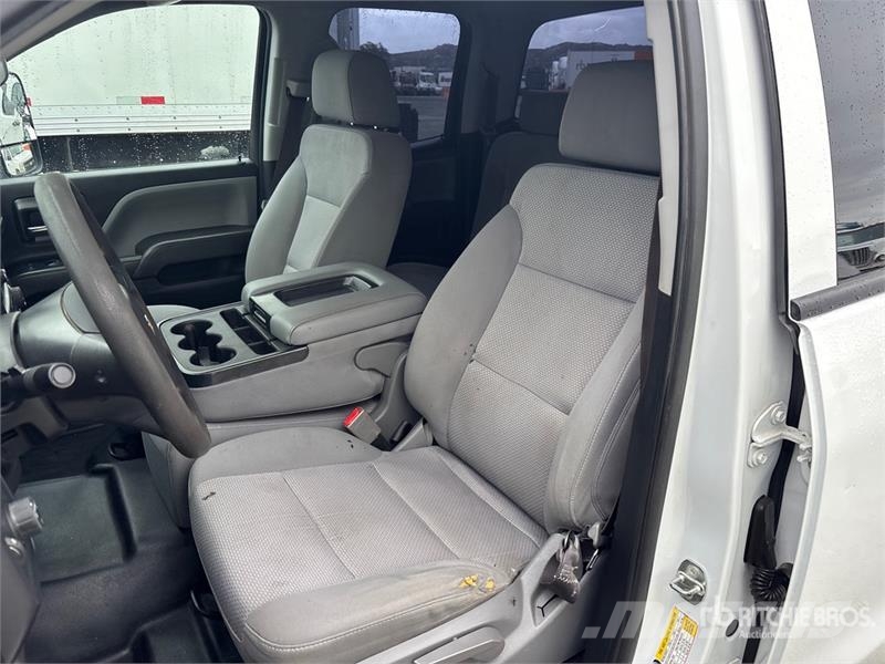 Chevrolet Silverado 1500 4x2 Crew Cab Pickup أخرى