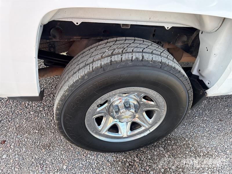 Chevrolet Silverado 1500 4x2 Crew Cab Pickup Други