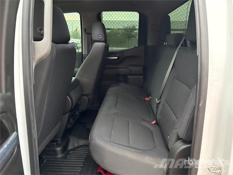 Chevrolet Silverado 1500 4x2 Extended Cab Pickup Andre varebiler