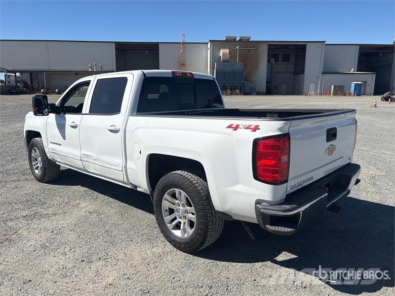 Chevrolet Silverado 1500 4x4 Crew Cab Pickup その他