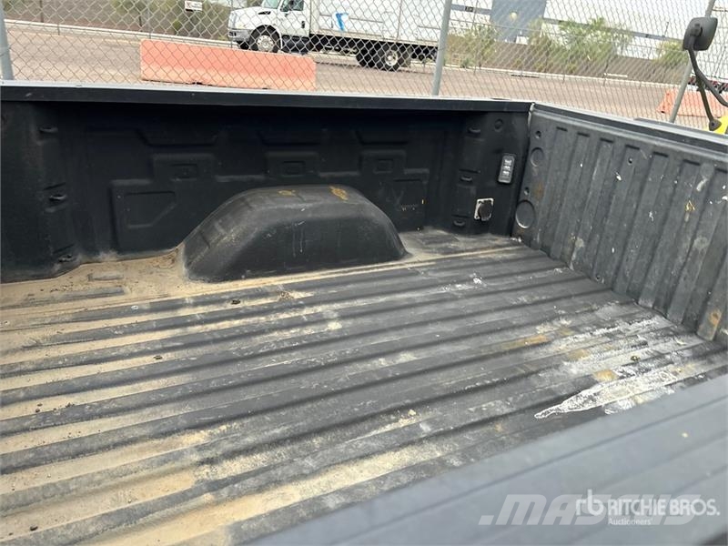 Chevrolet Silverado 1500 4x2 Extended Cab Pickup Andre varebiler