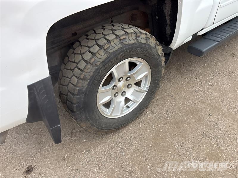 Chevrolet Silverado 1500 4x4 Crew Cab Pickup 其他