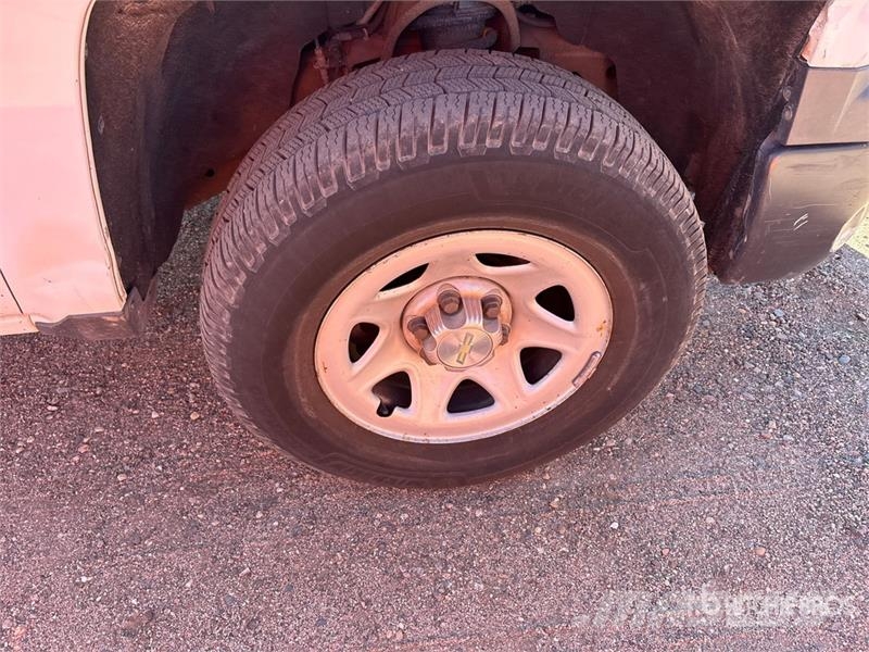 Chevrolet Silverado 1500 4x4 Extended Cab Pickup Drugi