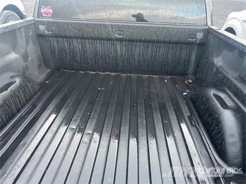 Chevrolet Silverado 1500 LTZ 4x4 Crew Cab Pickup Diger