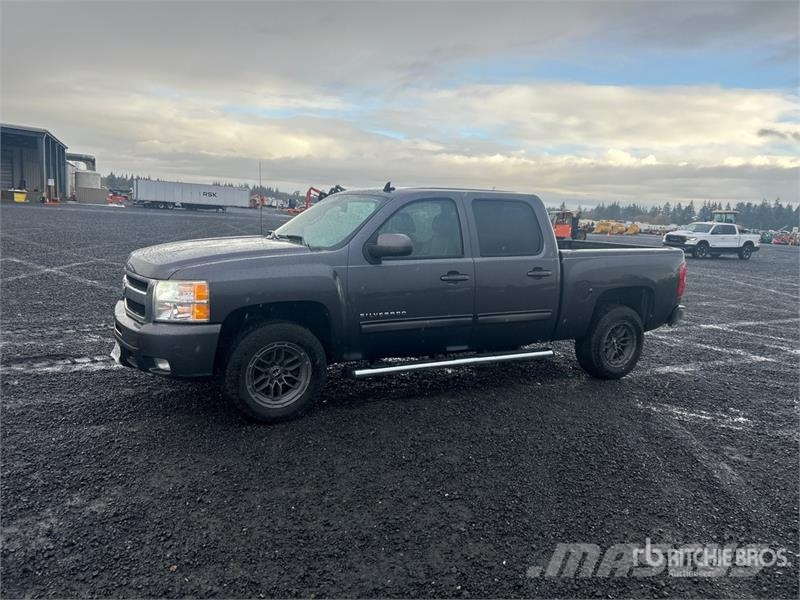 Chevrolet Silverado 1500 LTZ 4x4 Crew Cab Pickup Diger