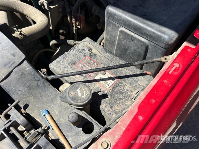Chevrolet Silverado 1500 4x2 Pickup Outro