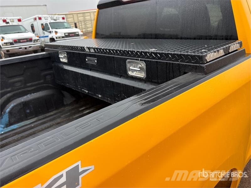 Chevrolet Silverado 1500 4x4 Crew Cab Pickup Άλλα Vans