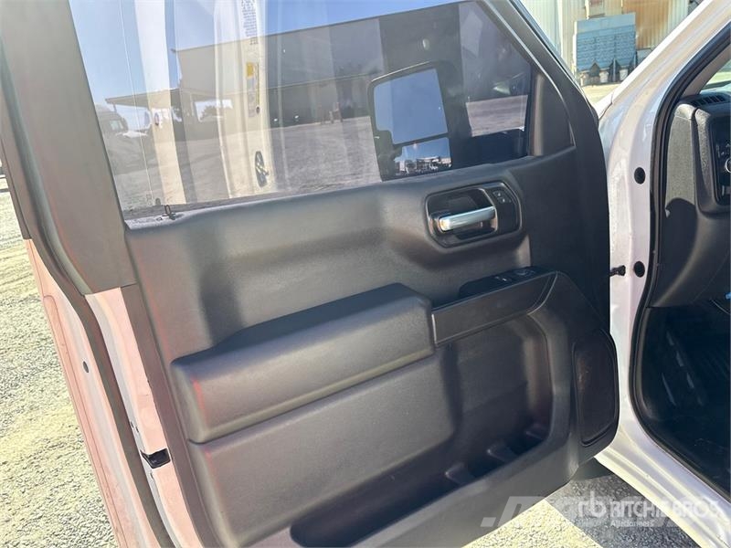 Chevrolet Silverado 1500 4x2 Utility Truck Pikaplar