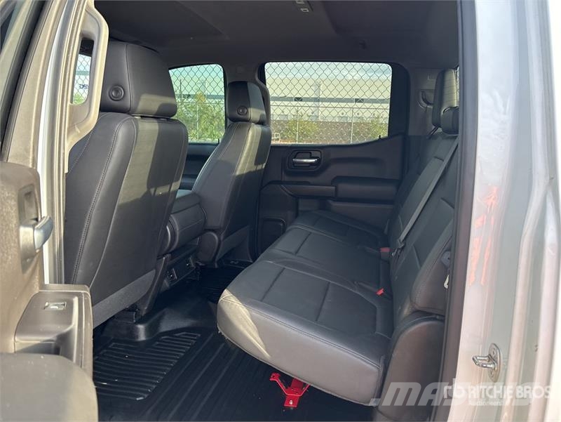 Chevrolet Silverado 1500 4x4 Crew Cab Pickup 其他