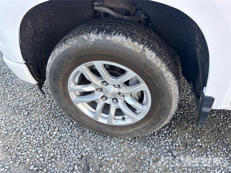 Chevrolet Silverado 1500 4x4 Crew Cab Pickup Інше