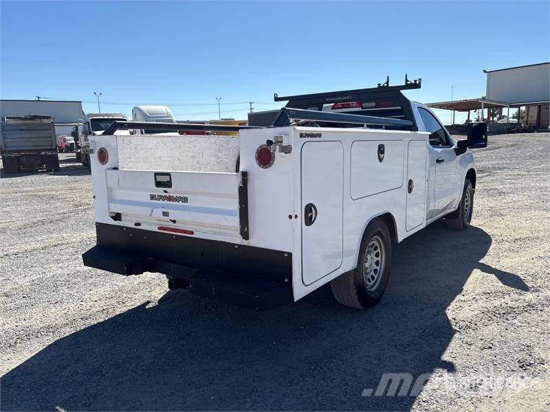 Chevrolet Silverado 1500 4x2 Utility Truck Pikaplar