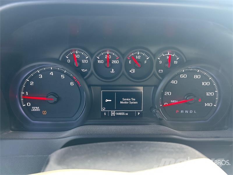 Chevrolet Silverado 1500 4x4 Crew Cab Pickup Ostalo
