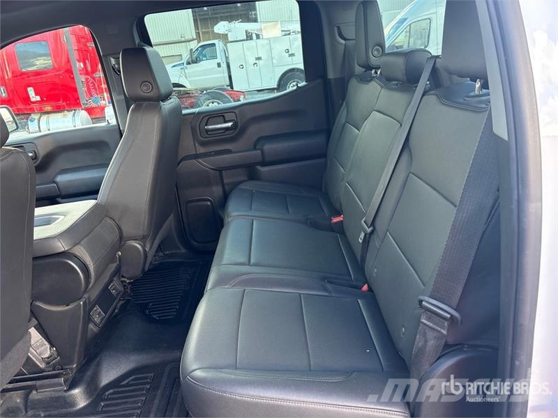 Chevrolet Silverado 1500 4x4 Crew Cab Pickup Інше