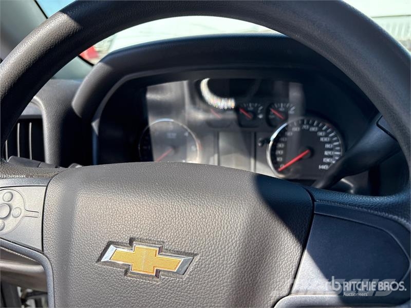 Chevrolet Silverado 1500 Custom 4x4 Extended Cab Pickup Drugi