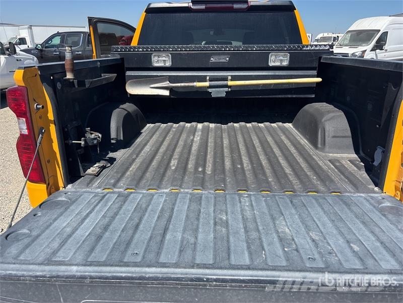 Chevrolet Silverado 1500 4x4 Crew Cab Pickup Прочие фургоны