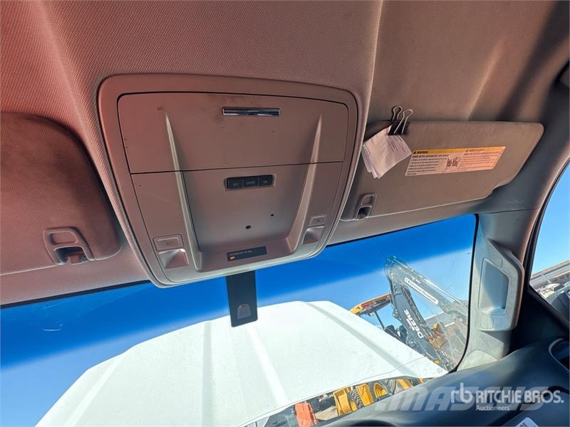 Chevrolet Silverado 1500 4x4 Extended Cab Pickup Drugi