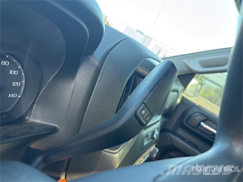 Chevrolet Silverado 1500 4x4 Crew Cab Pickup Άλλα Vans