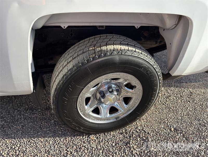 Chevrolet Silverado 1500 4x2 Crew Cab Pickup Други
