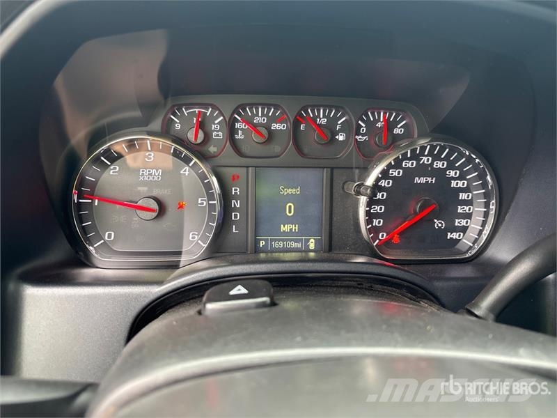 Chevrolet Silverado 1500 4x2 Crew Cab Pickup أخرى
