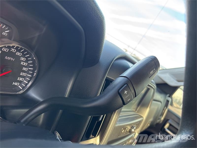 Chevrolet Silverado 1500 4x2 Crew Cab Pickup Други