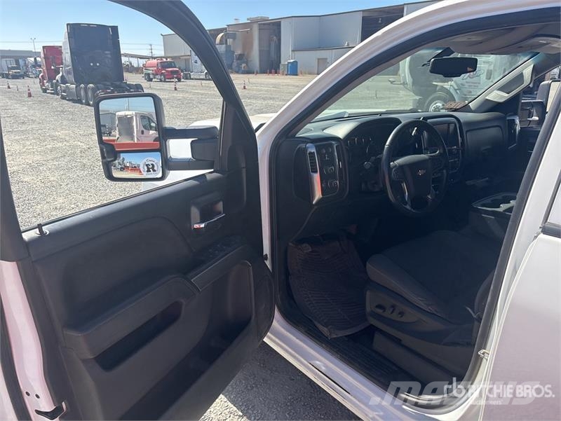 Chevrolet Silverado 1500 4x4 Crew Cab Pickup Прочие фургоны