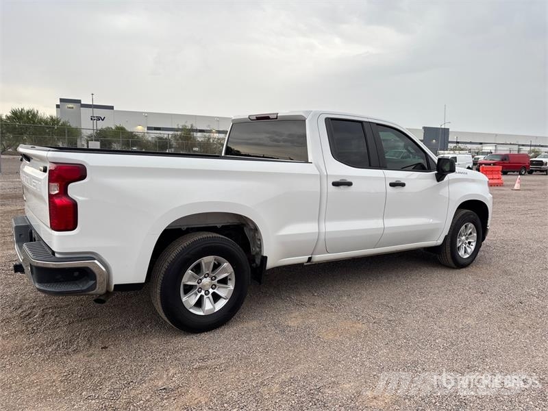 Chevrolet Silverado 1500 4x2 Extended Cab Pickup Andre varebiler