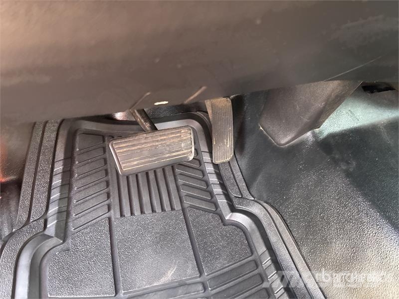 Chevrolet Silverado 1500 4x2 Crew Cab Pickup Други