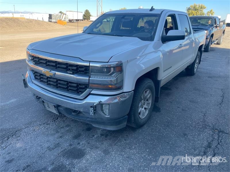 Chevrolet Silverado 1500 4x4 Crew Cab Pickup Otros