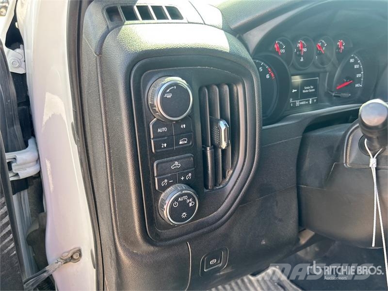 Chevrolet Silverado 1500 4x4 Crew Cab Pickup Ostalo