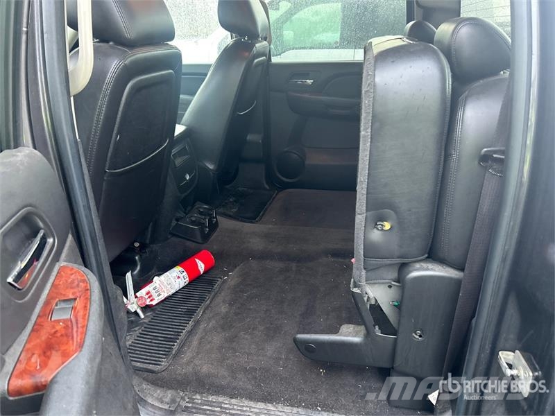 Chevrolet Silverado 1500 LTZ 4x4 Crew Cab Pickup Diger