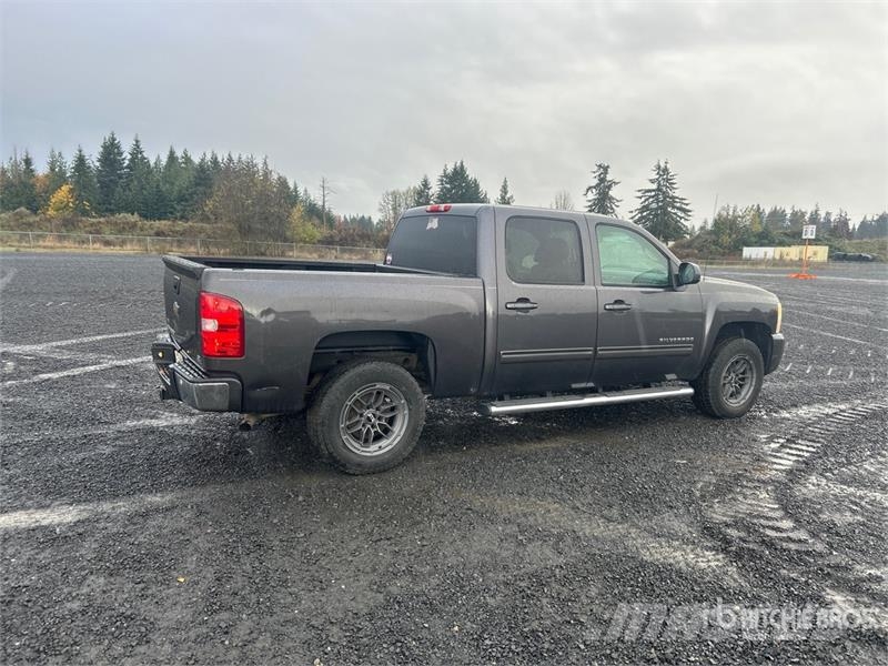 Chevrolet Silverado 1500 LTZ 4x4 Crew Cab Pickup Diger