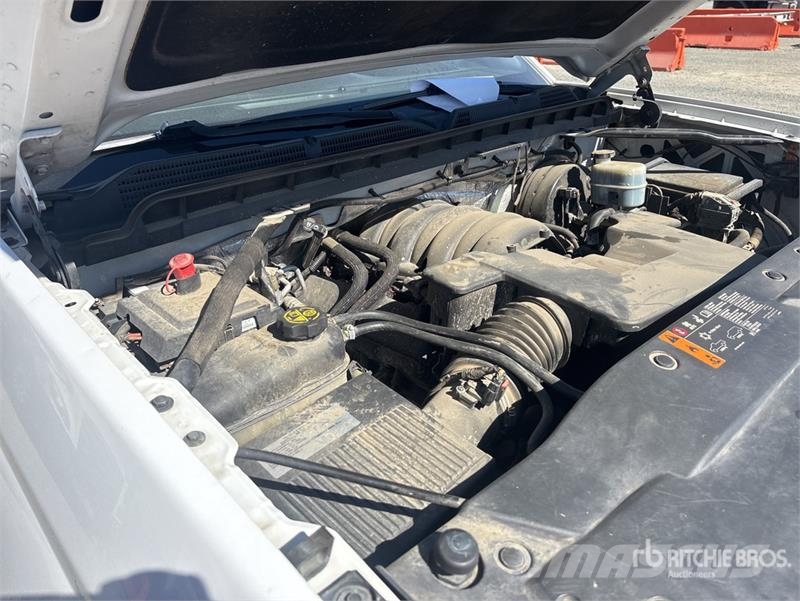 Chevrolet Silverado 1500 4x4 Crew Cab Pickup その他