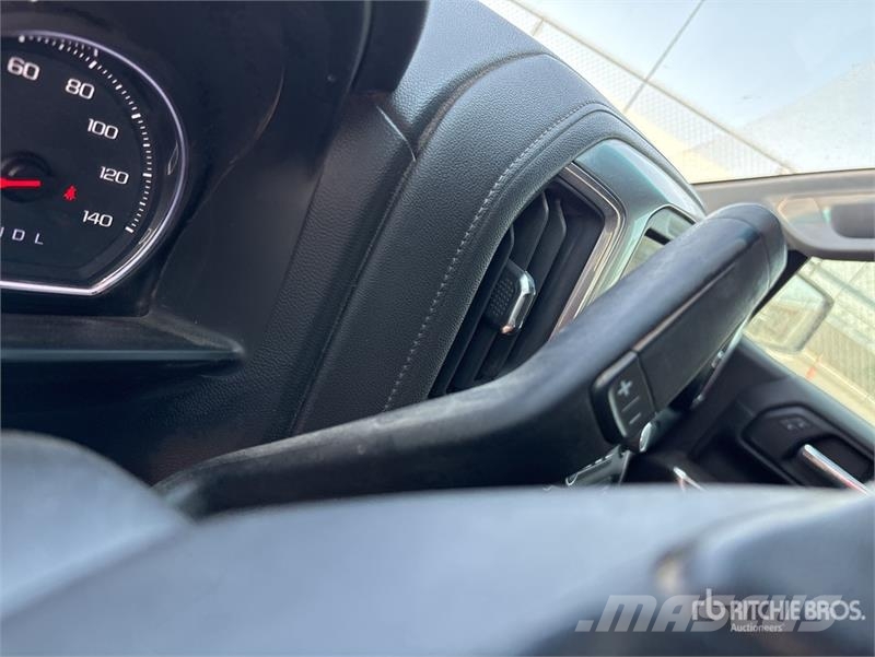 Chevrolet Silverado 1500 LT 4x2 Crew Cab Pickup Drugi