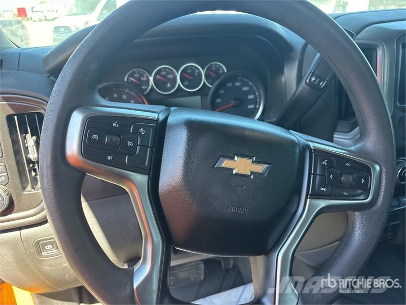 Chevrolet Silverado 1500 4x4 Crew Cab Pickup Прочие фургоны