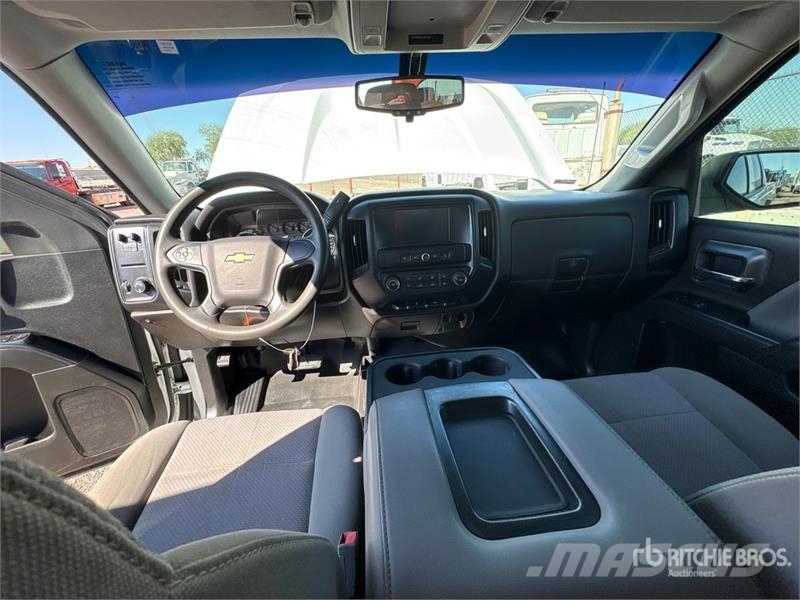 Chevrolet Silverado 1500 Custom 4x4 Extended Cab Pickup Drugi