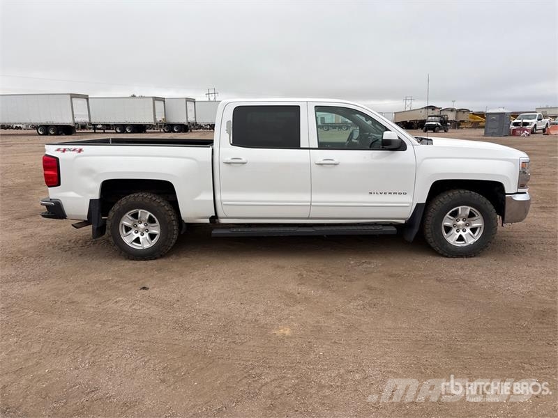 Chevrolet Silverado 1500 4x4 Crew Cab Pickup 其他