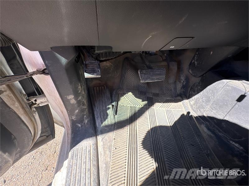 Chevrolet Silverado 1500 4x4 Extended Cab Pickup Drugi