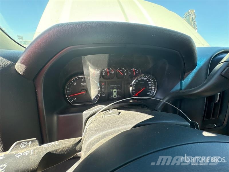 Chevrolet Silverado 1500 4x4 Extended Cab Pickup Drugi