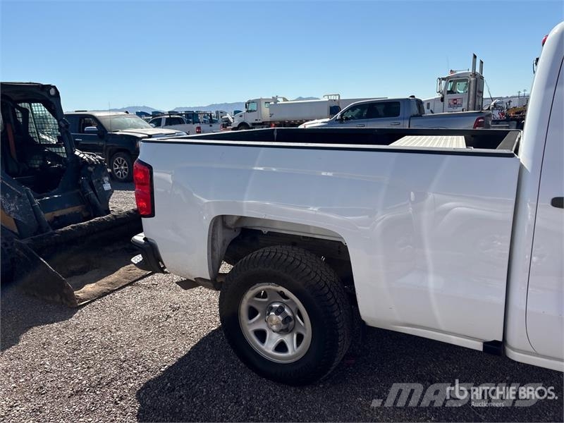 Chevrolet Silverado 1500 Custom 4x4 Extended Cab Pickup Drugi