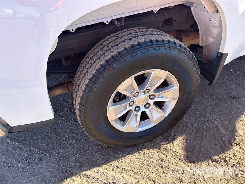 Chevrolet Silverado 1500 4x4 Extended Cab Pickup Otras furgonetas